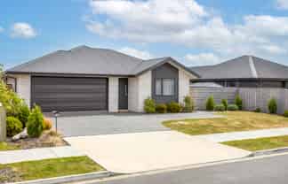 12 Nathaniel Archer Street, Ravenswood