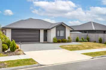 12 Nathaniel Archer Street, Ravenswood