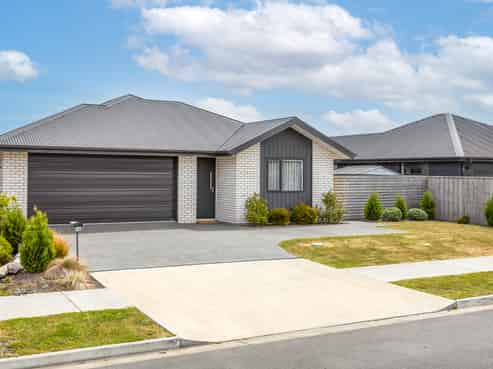 12 Nathaniel Archer Street, Woodend