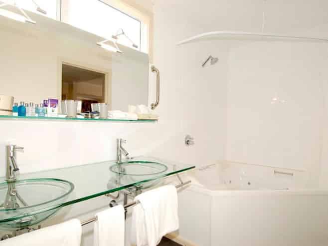 Amazing Opportunity - Deadline Sale 4pm 4 Dec 2025