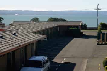 Amazing Opportunity - Deadline Sale 4pm 4 Dec 2025