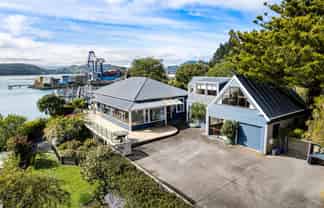 64 Harbour Terrace, Careys Bay