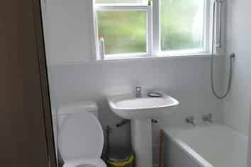 Lower Flat Norna Crescent, Kelburn