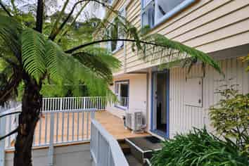 Lower Flat Norna Crescent, Kelburn