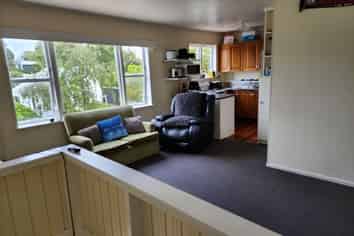 Lower Flat Norna Crescent, Kelburn