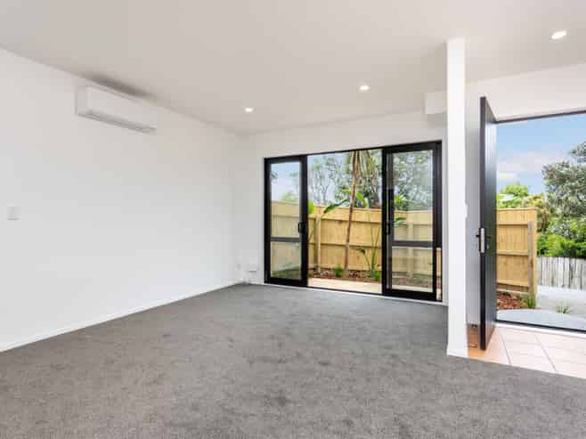 1/69 Target Road, Totara Vale