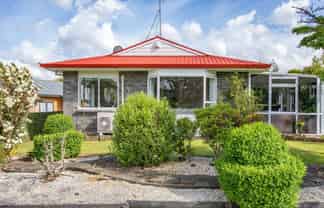 54 Lansdowne Crescent, Glenview