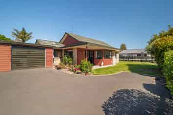 10 Robertson Street, Glenholme