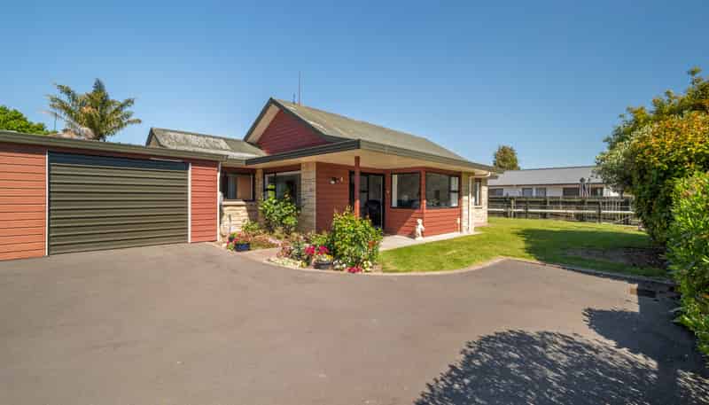 10 Robertson Street, Glenholme