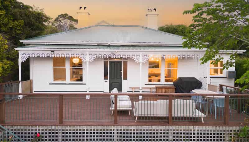 14 Bangor Terrace, Kew