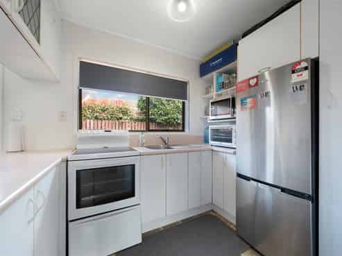 2/2 Vodanovich Road, Te Atatu South