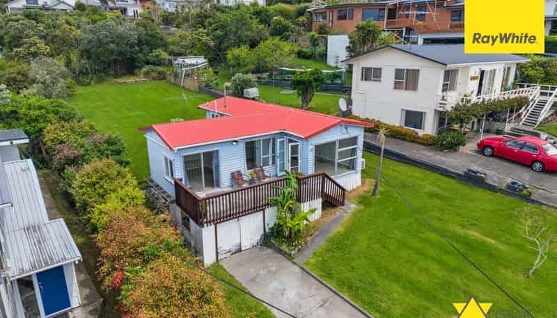 25 Surf Road, Stanmore Bay