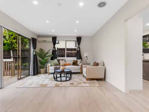 15 Vina Place, Massey