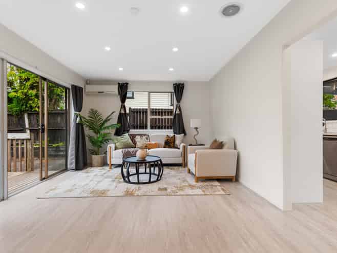 15 Vina Place, Massey