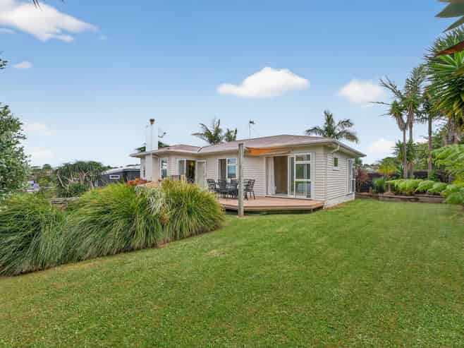 29 Peter Terrace, Castor Bay