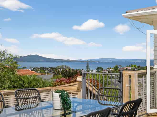 29 Peter Terrace, Castor Bay