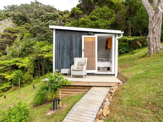 7 Neil Avenue, Waiheke Island