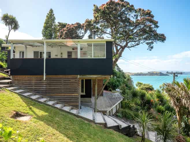 7 Neil Avenue, Waiheke Island