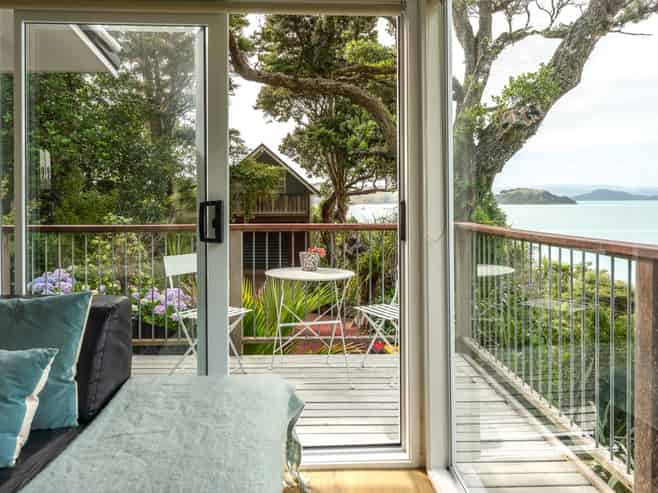 7 Neil Avenue, Waiheke Island
