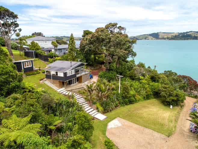7 Neil Avenue, Waiheke Island