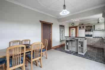 153 Chelmsford Street, Windsor