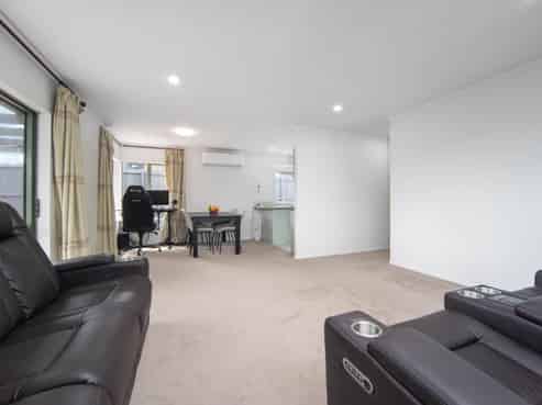 12 Broadhurst Road, Flat Bush