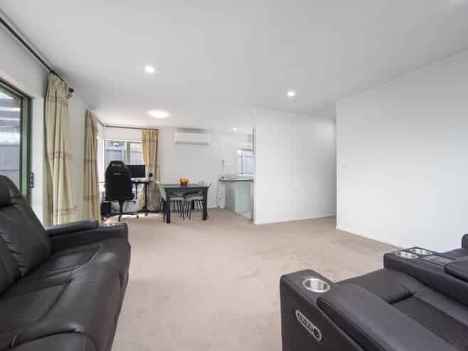 12 Broadhurst Road, Flat Bush