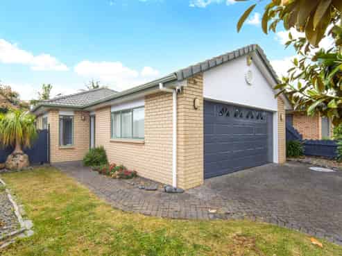 12 Broadhurst Road, Flat Bush