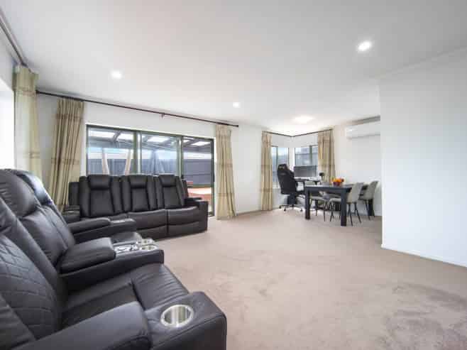 12 Broadhurst Road, Flat Bush