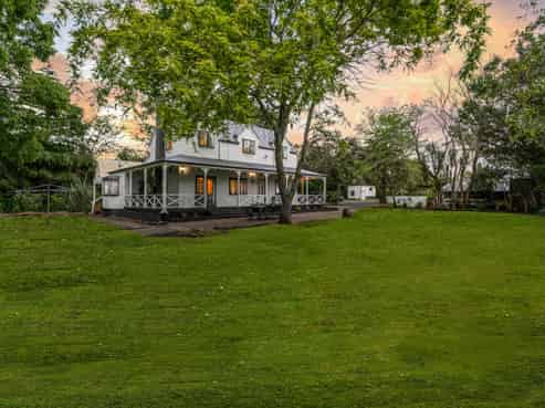 438 Kaipara Coast Highway, Helensville