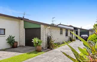 2/73 Centreway Road, Orewa