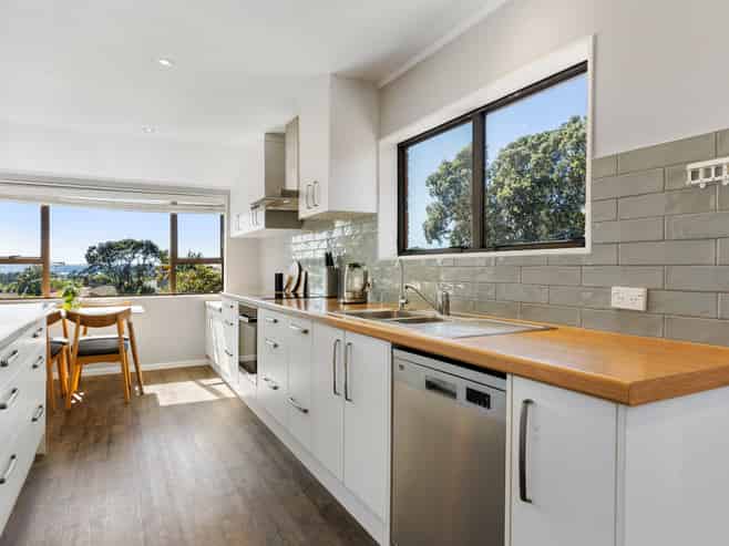 2/12 Petrel Place, Massey