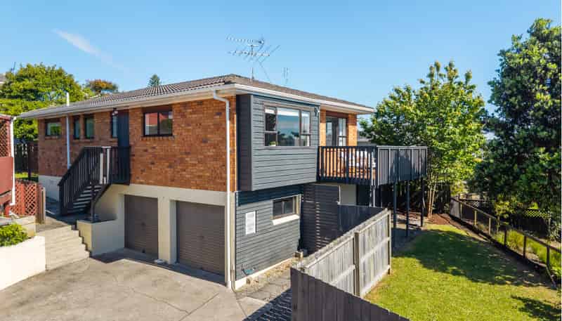 2/12 Petrel Place, Massey