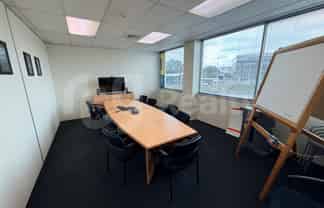 Office with Great Incentives & SH1 Exposure