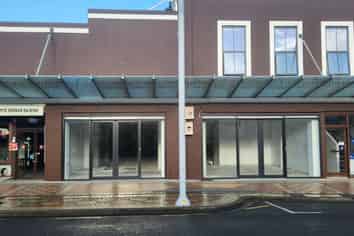 Excellent exposure in the heart of Pukekohe