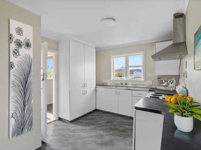 96 Tiro Tiro Road, LEVIN