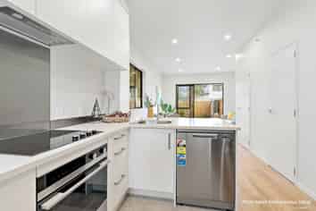 11/54 Swanson Road, Henderson