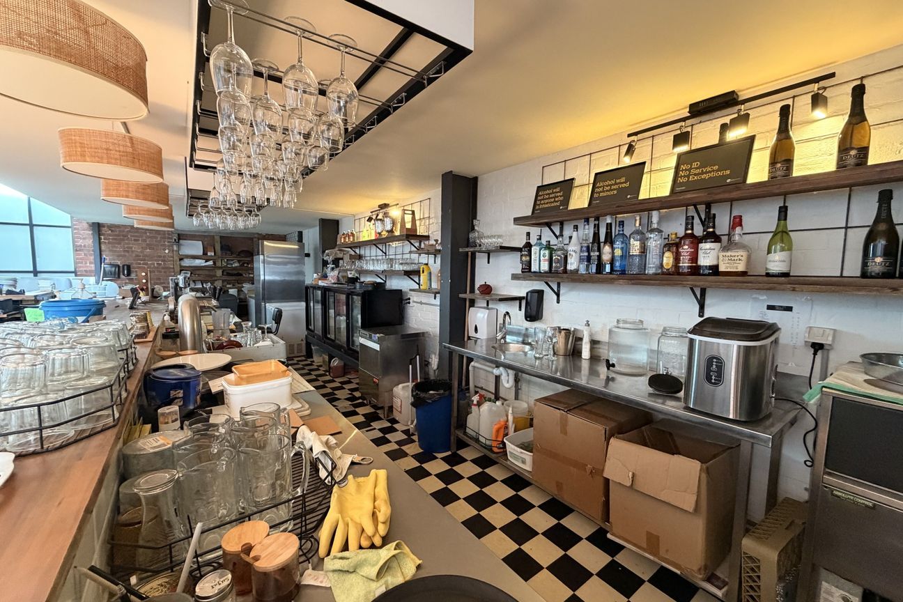 Fully Fitted Hospitality – 186 Thorndon Quay - Meer