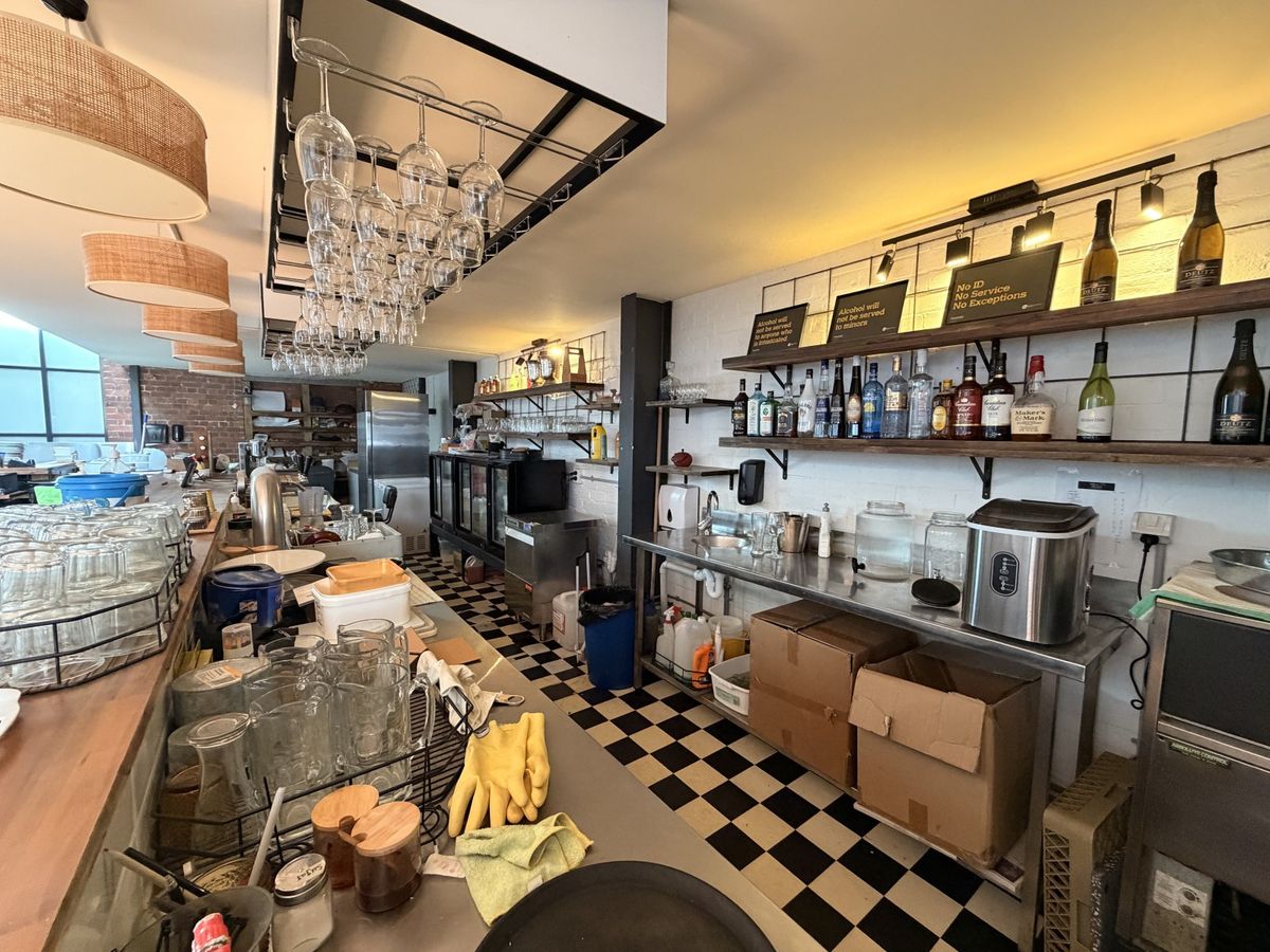 Fully Fitted Hospitality – 186 Thorndon Quay - Več
