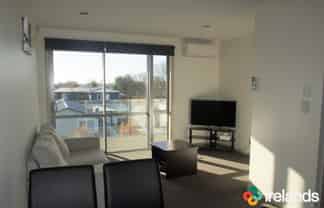 8/376 Worcester Street, Linwood