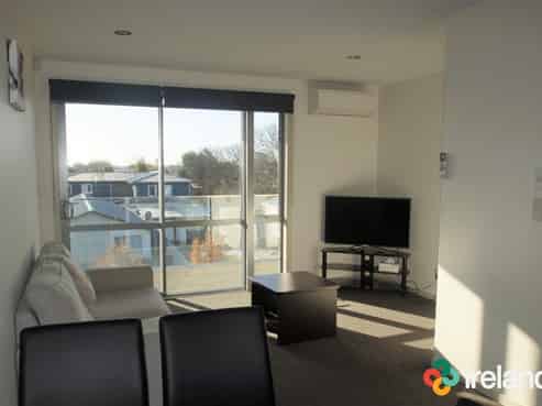 8/376 Worcester Street, Linwood