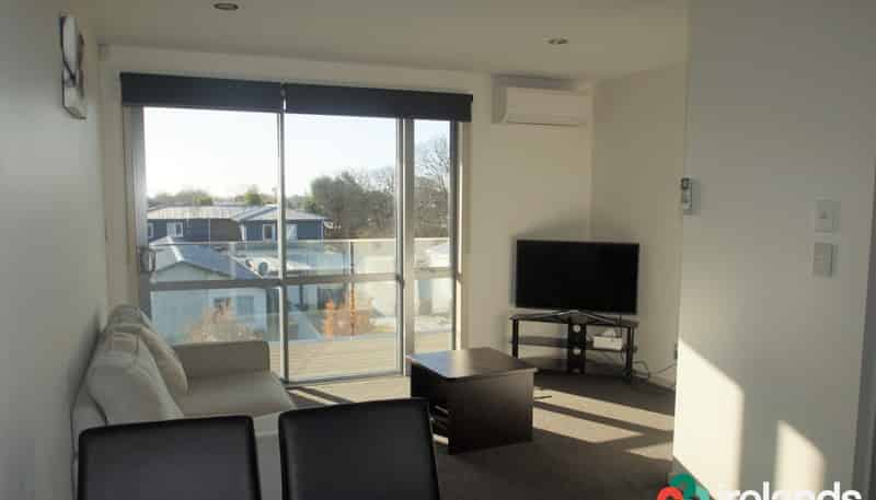 8/376 Worcester Street, Linwood