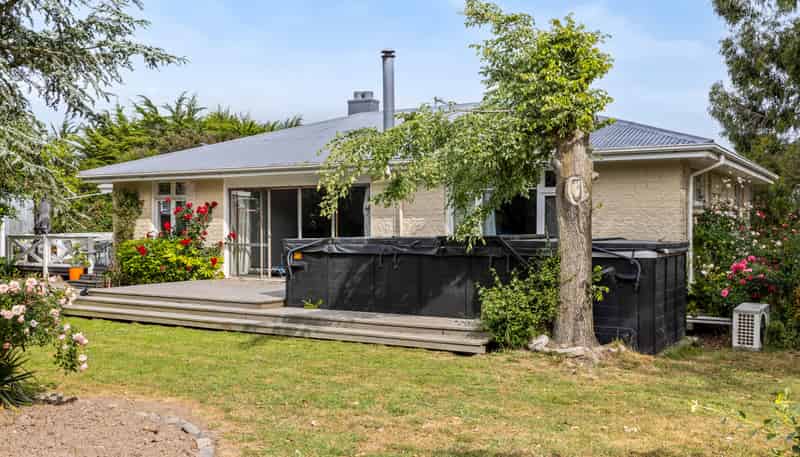 902 Upper Sefton Road, Sefton