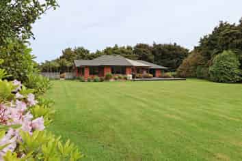 24D Matua Road, Otatara