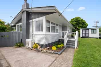 43 Edmund Road, Mangakakahi