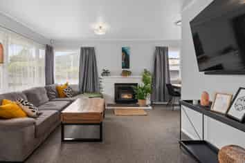 43 Edmund Road, Mangakakahi