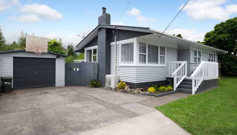 43 Edmund Road, Mangakakahi