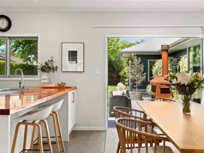 4 Donald Place, Frimley