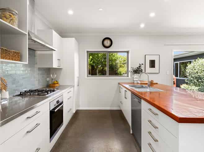 4 Donald Place, Frimley