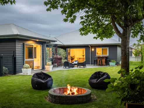 4 Donald Place, Frimley